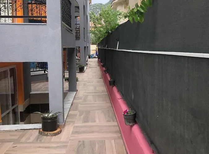 Speedy Aparthotel
