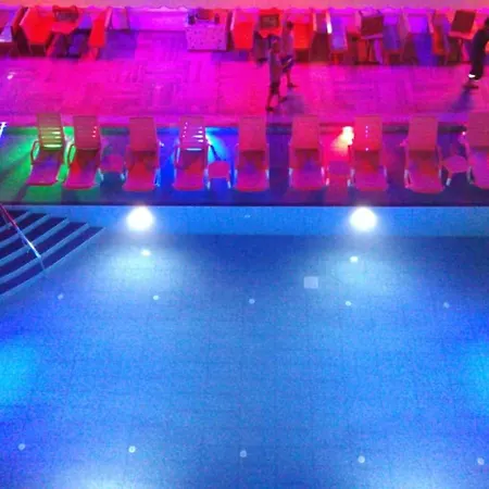Speedy 公寓式酒店 马尔马里斯